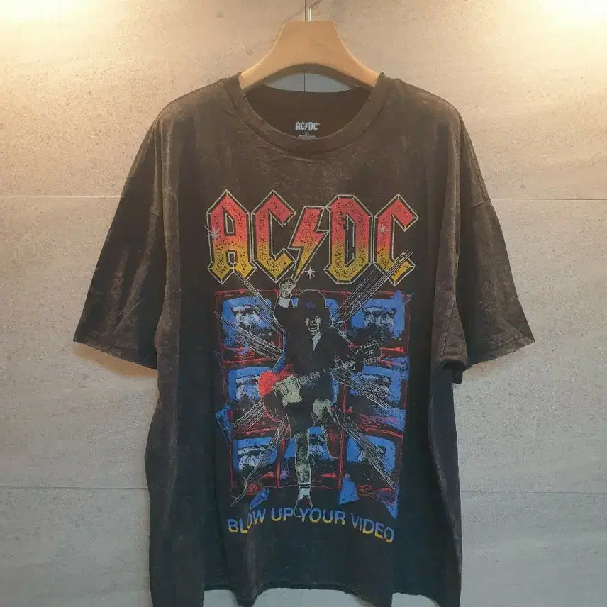 [BUNJANG] ACDC 1988 Tour T-Shirt / ACDC. 오피셜굿즈.1988 투어 반팔티.
