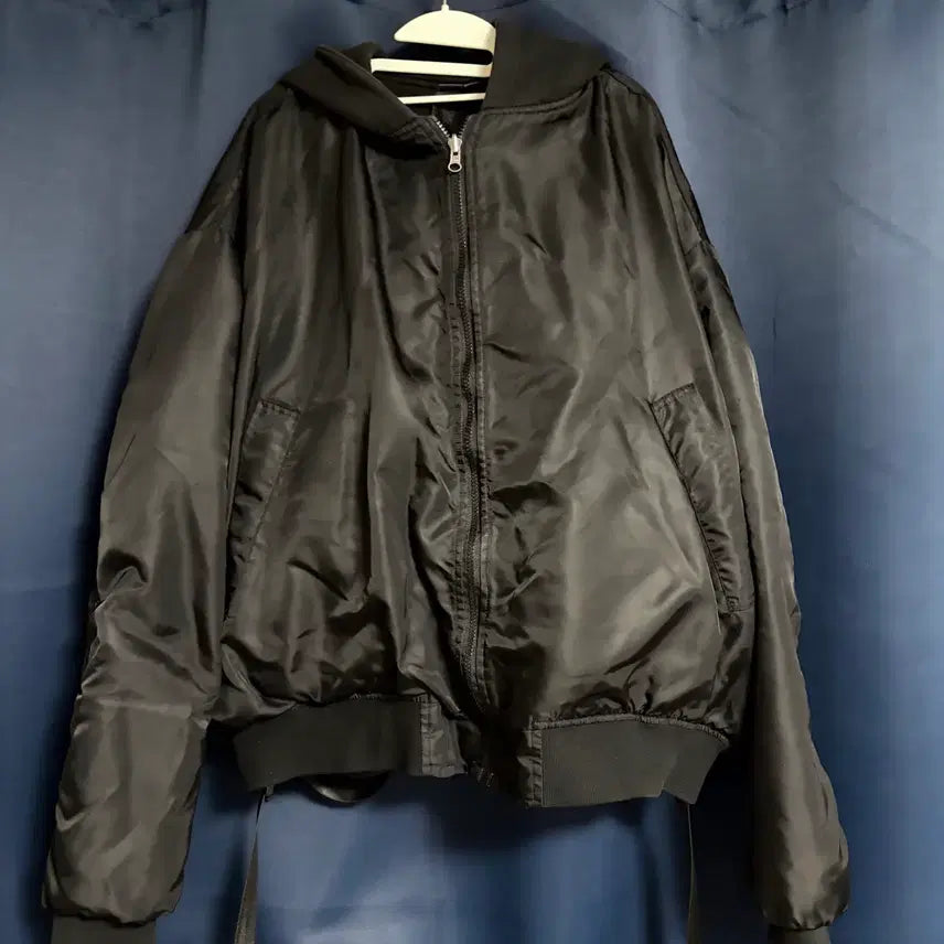 [BUNJANG] Glamour Reversible Black Bomber Jacket / Glamour 리버시블 블랙 항공 점퍼