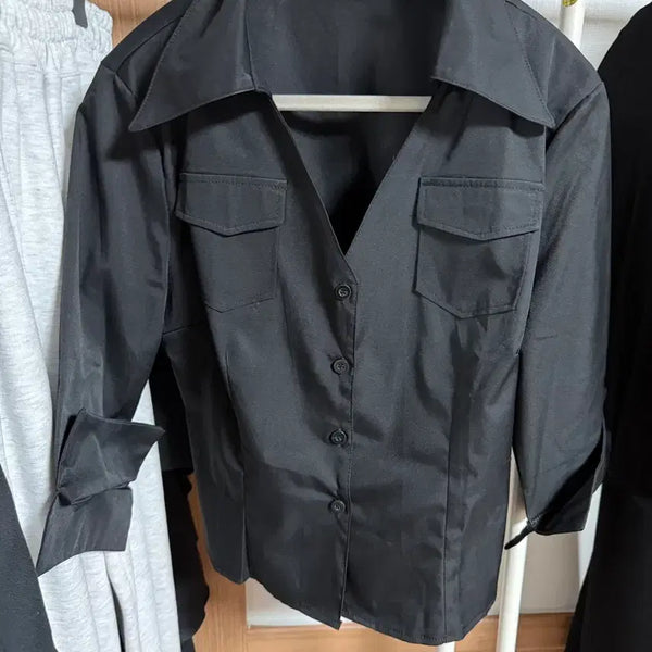 [BUNJANG] Avery 7-Sleeve Shirt Black / 에이블리 7부 셔츠