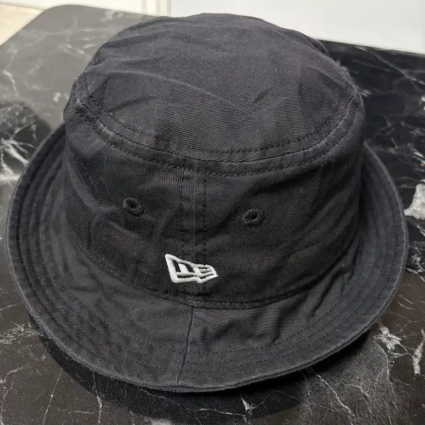 [BUNJANG] New Era Black Bucket Hat M / 뉴에라 버킷햇 블랙 m