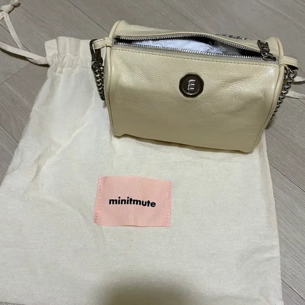 [BUNJANG] minitmute Brett Mini Ivory Bag / 미닛뮤트 브렛 미니 아이보리