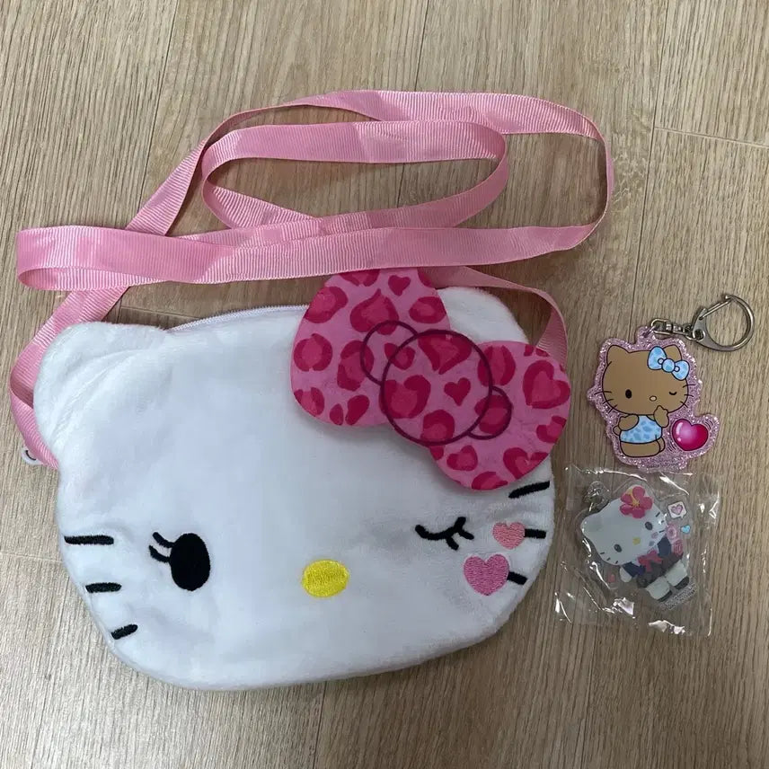 [BUNJANG] Hello Kitty Gacha Bundle Acrylic Charm & Mini Bag / 헬로키티 가챠 일괄