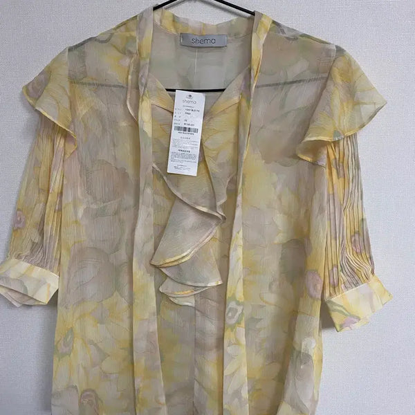 [BUNJANG] Shimery Chiffon Blouse Yellow Floral Pattern / 쉬머리 쉬폰 블라우스 옐로우