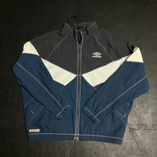 [BUNJANG] Umbro Windbreaker Jacket (Size 105) / 엄브로 바람막이 자켓 105