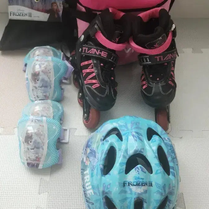 [BUNJANG] Adjustable Inline Skates Set (Size 190-215) with Helmet, Guards, and Bag / 인라인 스케이트 풀세트 190-215
