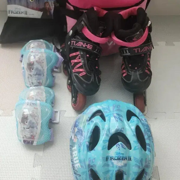 [BUNJANG] Adjustable Inline Skates Set (Size 190-215) with Helmet, Guards, and Bag / 인라인 스케이트 풀세트 190-215