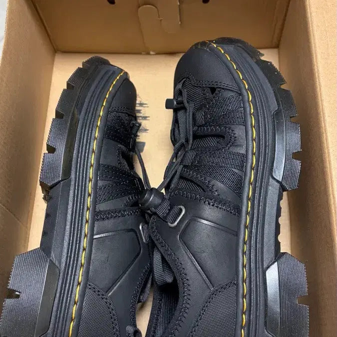 [BUNJANG] Dr. Martens Wayfarer Boots UK 4 (230mm) / 닥터마틴 웨이파인더 UK4 한국 사이즈 230 미사용 판매