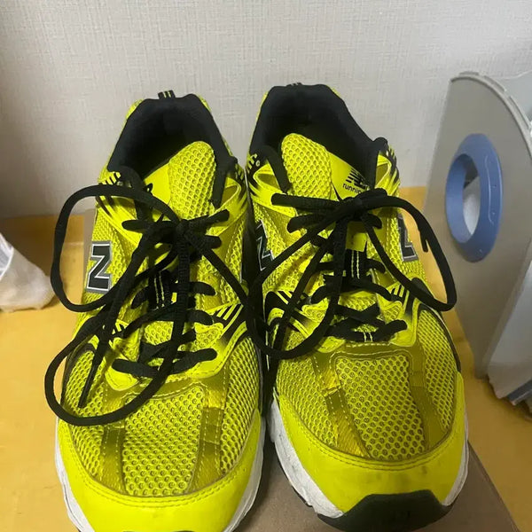 [BUNJANG] New Balance 530 Sneakers Yellow/Black Size 270 / 뉴발란스 운동화 옐로우/블랙 530 270사잊