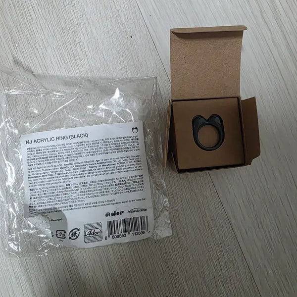 [BUNJANG] NewJeans NJ Acrylic Ring Black / 뉴진스 NJ 아크릴 링 블랙