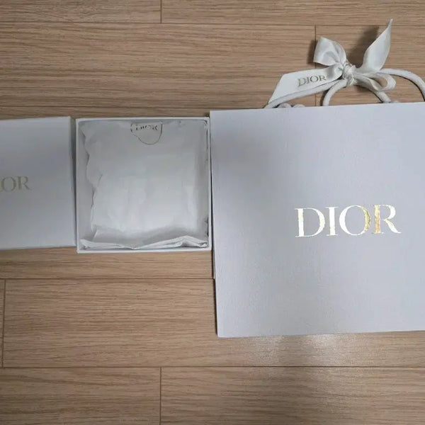 [BUNJANG] Dior Wallet Shopping Bag and Box Set / 디올 반지갑  쇼핑백  박스 쇼핑백세트