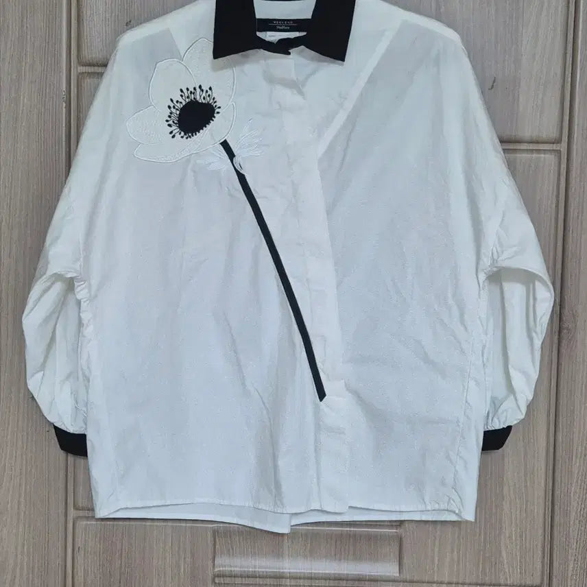 [BUNJANG] Weekend Max Mara White Flower Embroidery Blouse / WEEKEND 막스마라 플라워 자수 블라우스 (여성)40