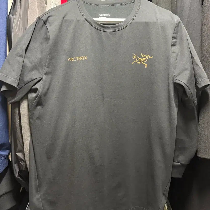 [BUNJANG] Arc'teryx Captive Split Short Sleeve T-Shirt L / 아크테릭스 캡티드 스플릿 골드 반팔 L