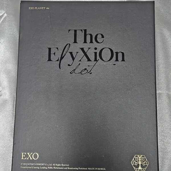 [BUNJANG] EXO The ElyXiOn dot Concert Photobook (Album Photocard Not Included) / 엑소 콘서트 엘리시온닷 EXO PLANET #4: The ElyXiOn dot공연 화보집 앨범 포카 없음