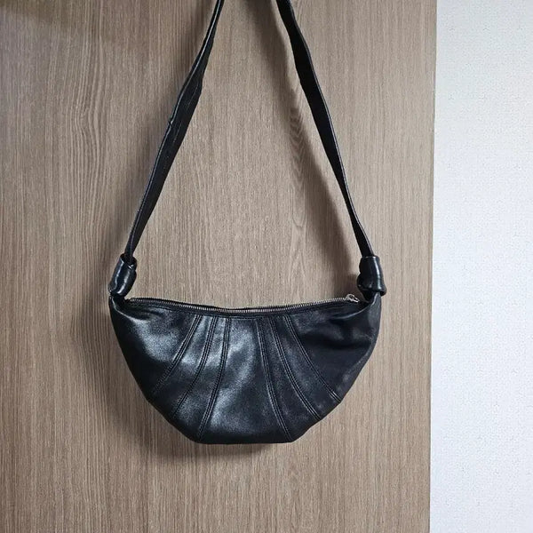 [BUNJANG] Small Croissant Bag Lambskin Leather / 양가죽 크로와상 스몰