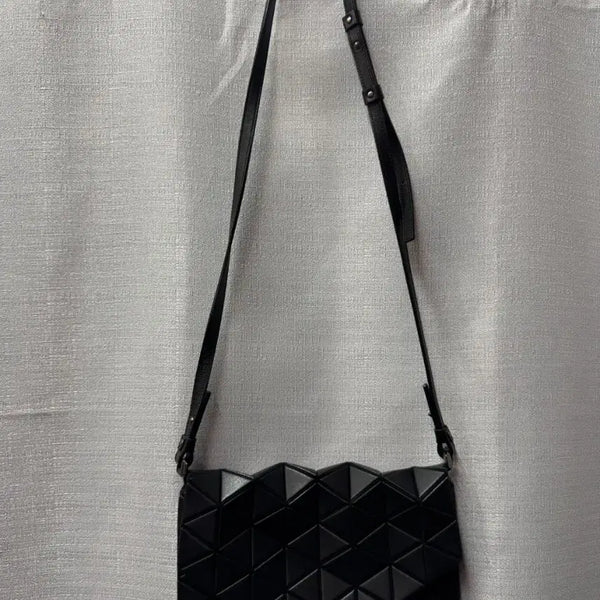 [BUNJANG] Issey Miyake Bao Bao Crossbody Bag / 새상품급) 이세이미야케 바오바오 크로스백