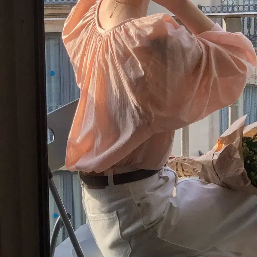 [BUNJANG] Yeulimui Clooney Shirring Balloon Button Blouse (Pink) / 유이르무이 클루니 셔링 벌룬 버튼 루즈핏 라운드 블라우스(핑크)