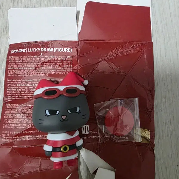 [BUNJANG] BOYNEXTDOOR Petit Neighbors Santa Cat Figure / 보이넥스트도어 쁘넥도 한탯풍 피규어