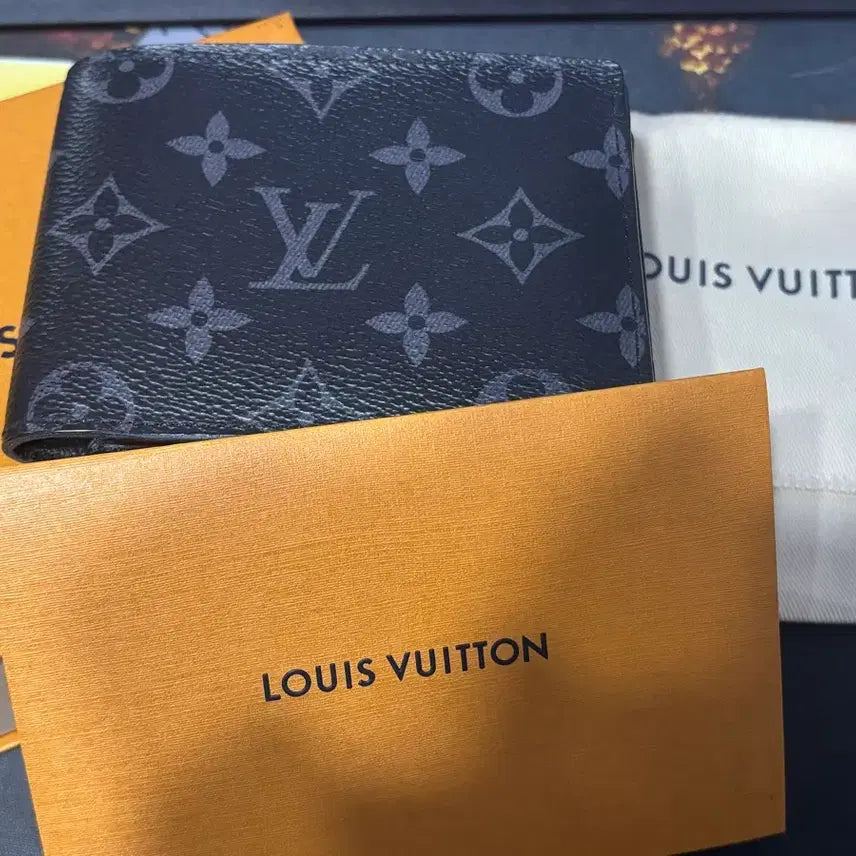 [BUNJANG] Louis Vuitton Monogram Eclipse Wallet / 루이비통 모노그램 이클립스 반지갑