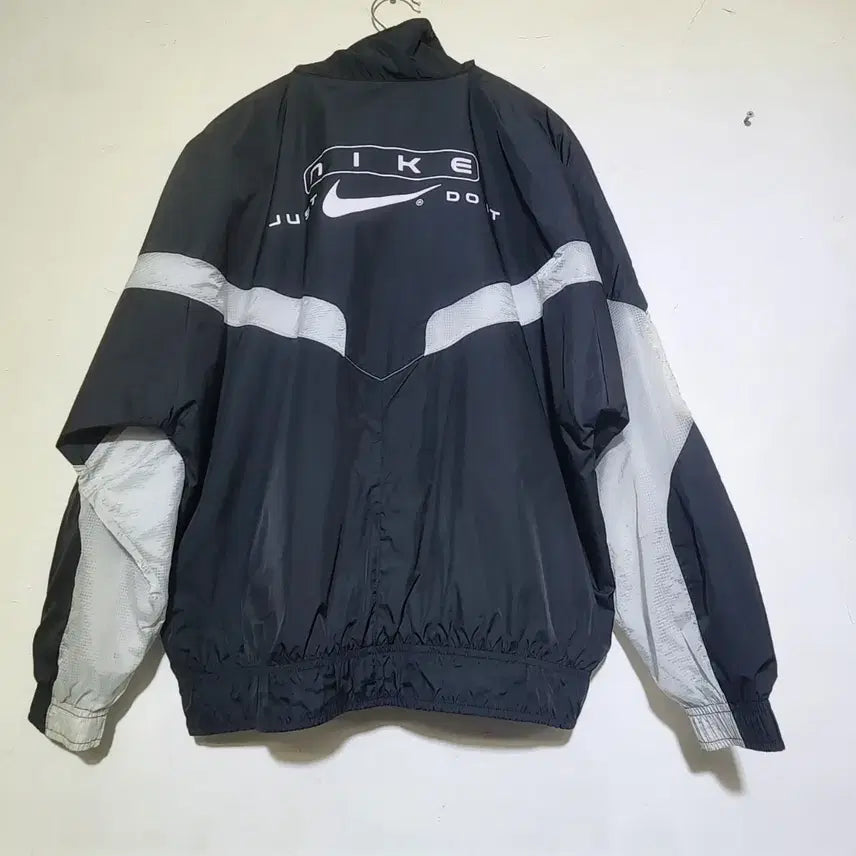 [BUNJANG] Nike Vintage Windbreaker Jacket Size 100 / 빈티지존 나이키 바람막이 100