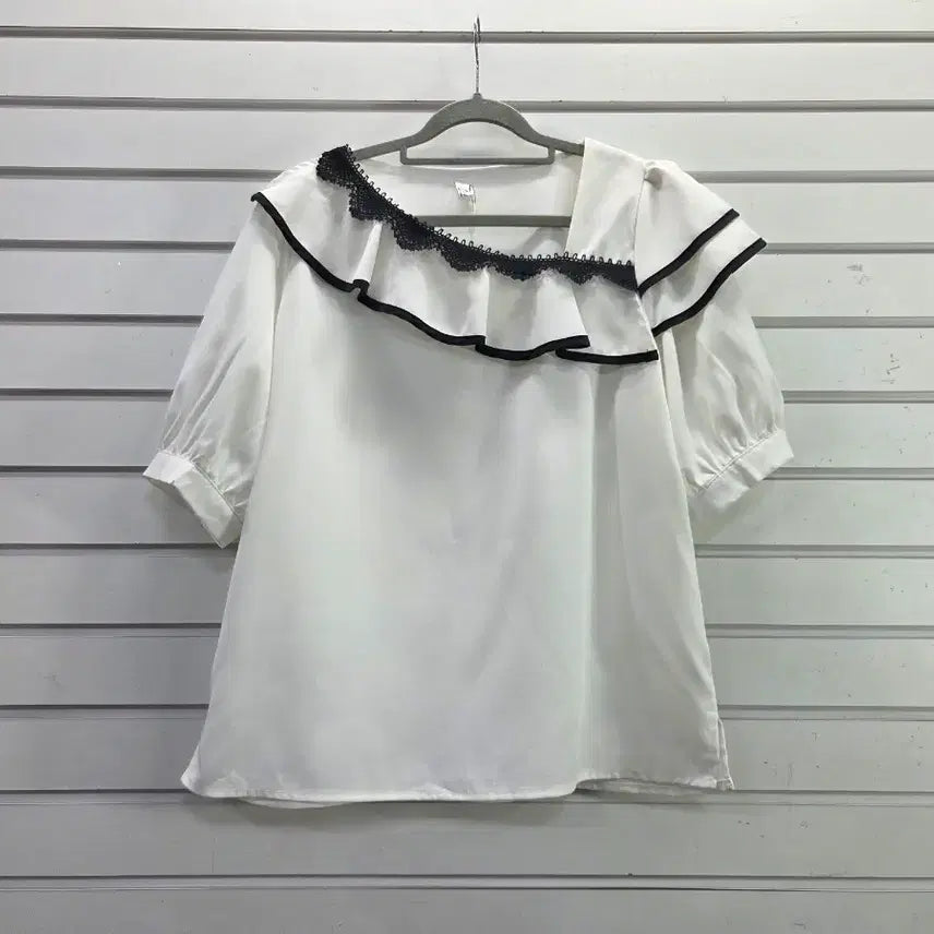 [BUNJANG] White Black Point Lovely Blouse / 화이트  블랙포인트  러블리 블라우스/미사용/보물찾기천사