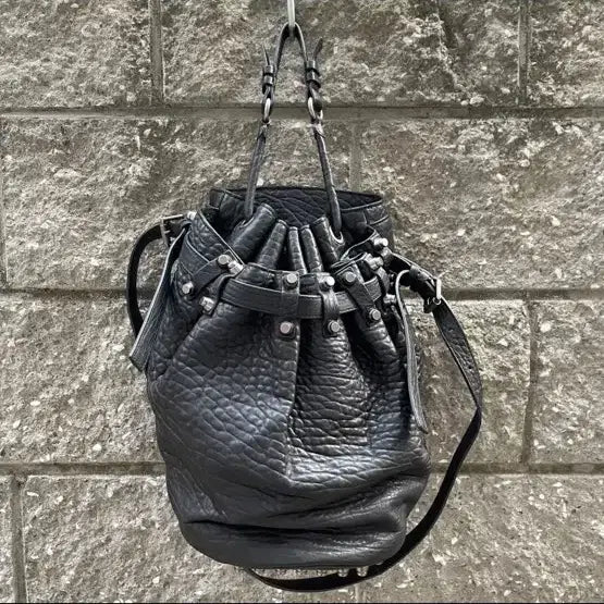 [BUNJANG] Alexander Wang Diego Black Leather Bucket Bag / 알렉산더왕 디에고 블랙 레더 버킷백
