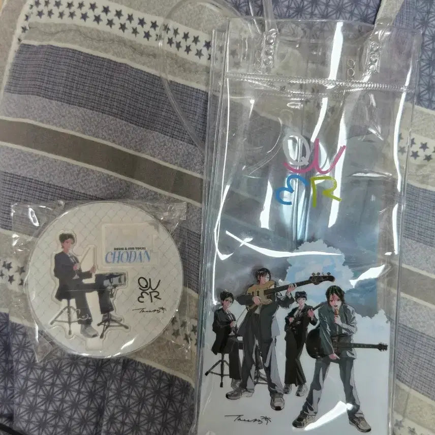 [BUNJANG] QWER CU Collaboration Wine Cooler Bag, Cho-dan Acrylic Stand / QWER CU콜라보 와인 쿨링백, 아크릴 스탠드 쵸단