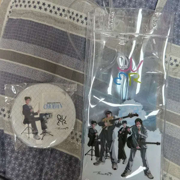 [BUNJANG] QWER CU Collaboration Wine Cooler Bag, Cho-dan Acrylic Stand / QWER CU콜라보 와인 쿨링백, 아크릴 스탠드 쵸단