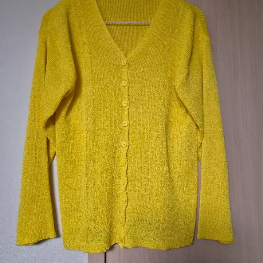 [BUNJANG] Bright Yellow Cardigan / 화사한 샛노란색 가디건 55 66