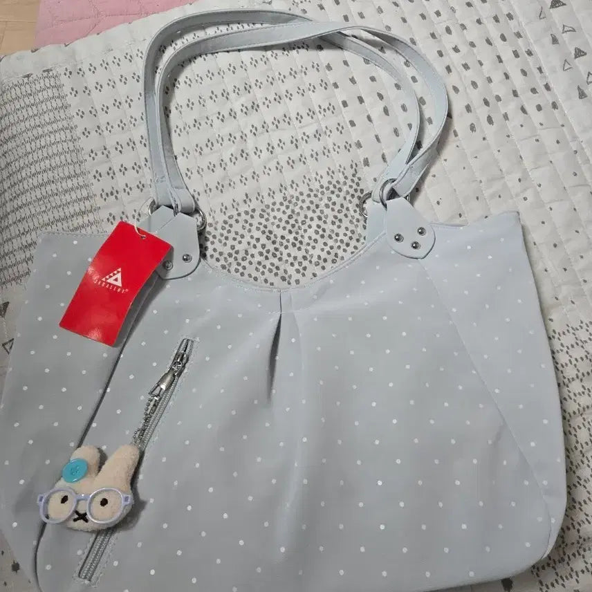 [BUNJANG] Sky Blue Polka Dot Shoulder Bag with Rabbit Charm / 하늘색 도트 무늬 숄더백