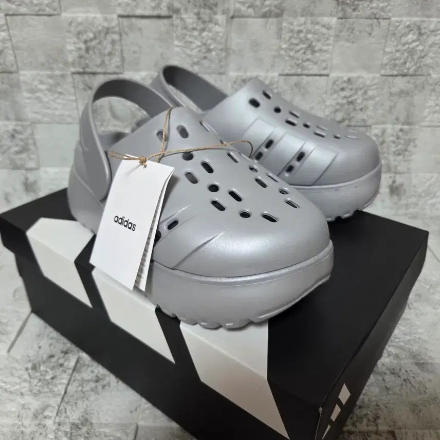 [BUNJANG] Adidas Adilette Clogs Sandals Size 235 / 아디다스 아딜렛 크로크 샌들(235)