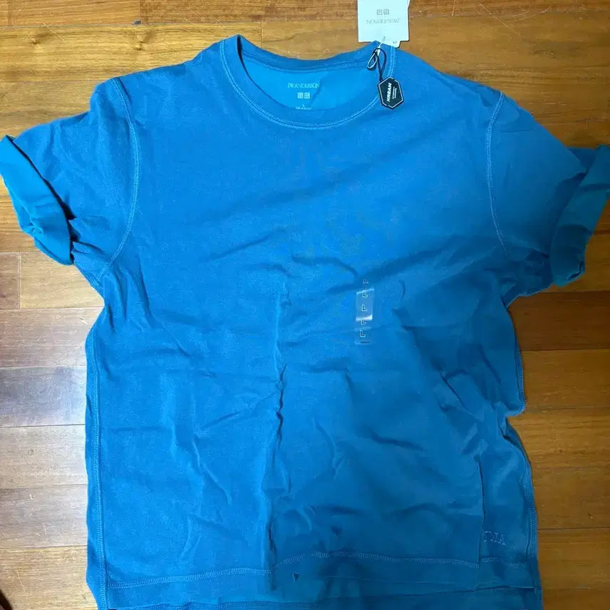 [BUNJANG] Uniqlo JW Anderson Short Sleeve T-Shirt - Blue / 유니클로 반팔티 블루 새상품