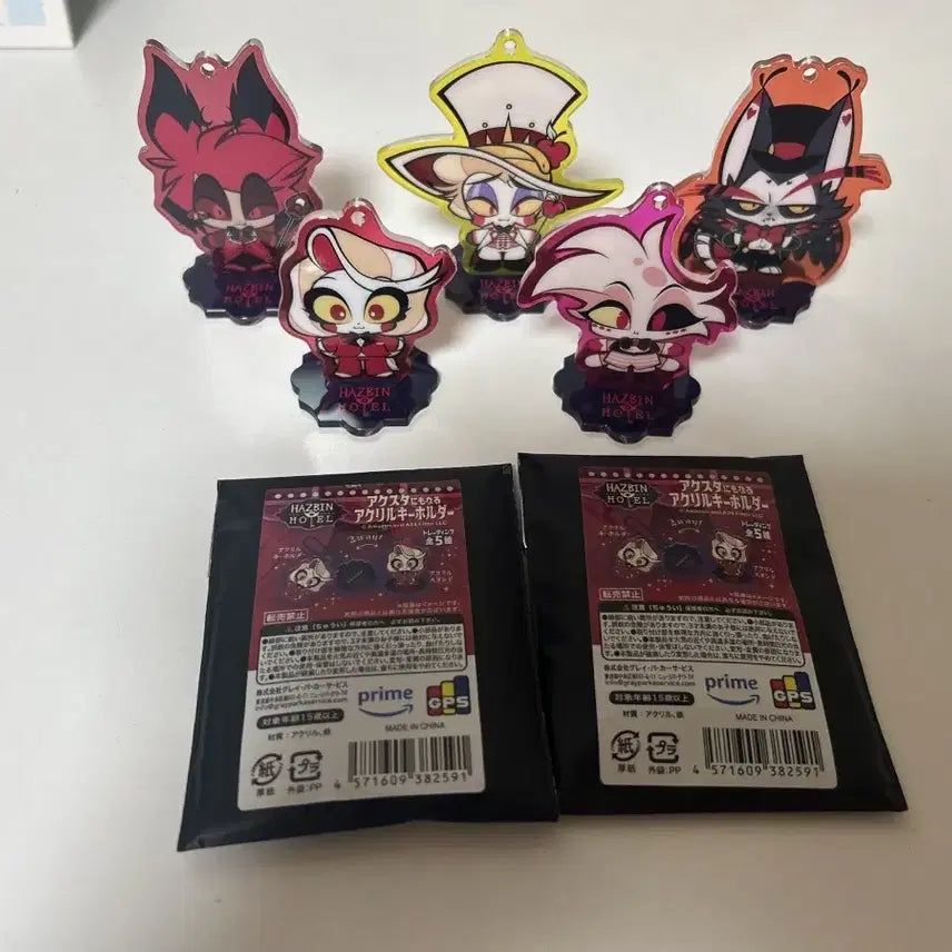 [BUNJANG] Hazbin Hotel Charlie & Angel Dust Acrylic Keychain / Stand / 해즈빈 호텔 아크릴 스탠드도 되는 아크릴 키홀더 찰리, 앤젤 더스트 판매