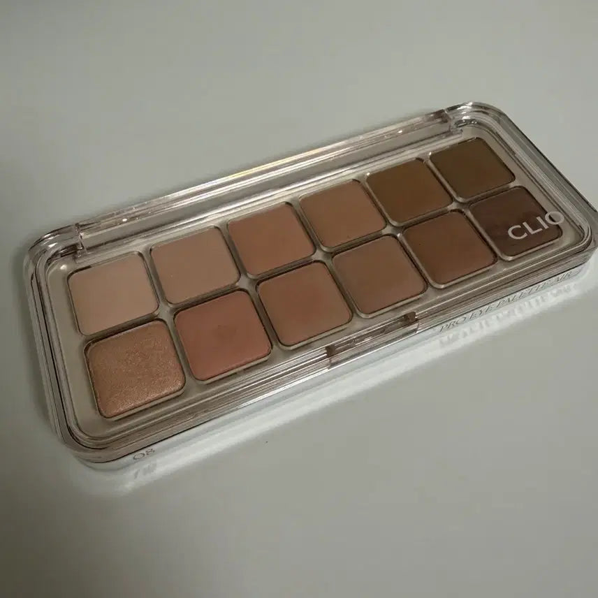 [BUNJANG] CLIO Pro Eye Palette Air 08 Latte Senior / 클리오 프로 아이 팔레트 에어 08 라떼는 선임