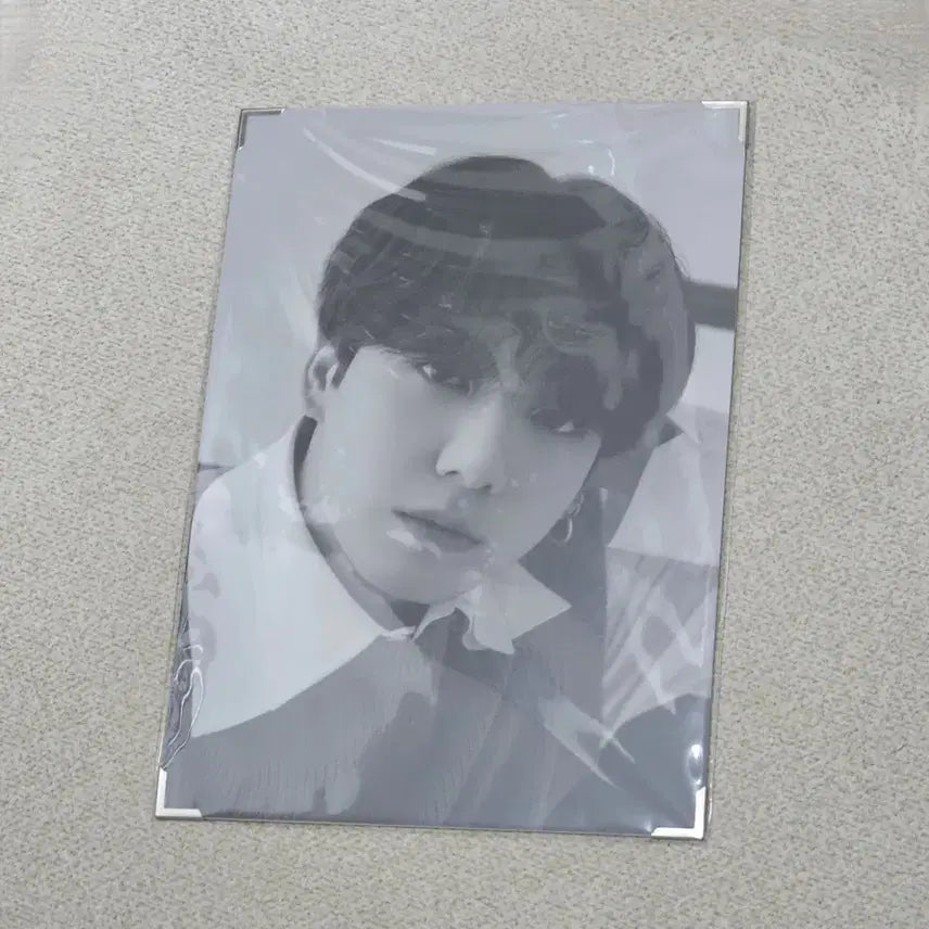 [BUNJANG] BTS Jungkook Monochrome Premium Photo (Sealed) / [미개봉] BTS 방탄 모노크롬 정국 프리미엄 포토
