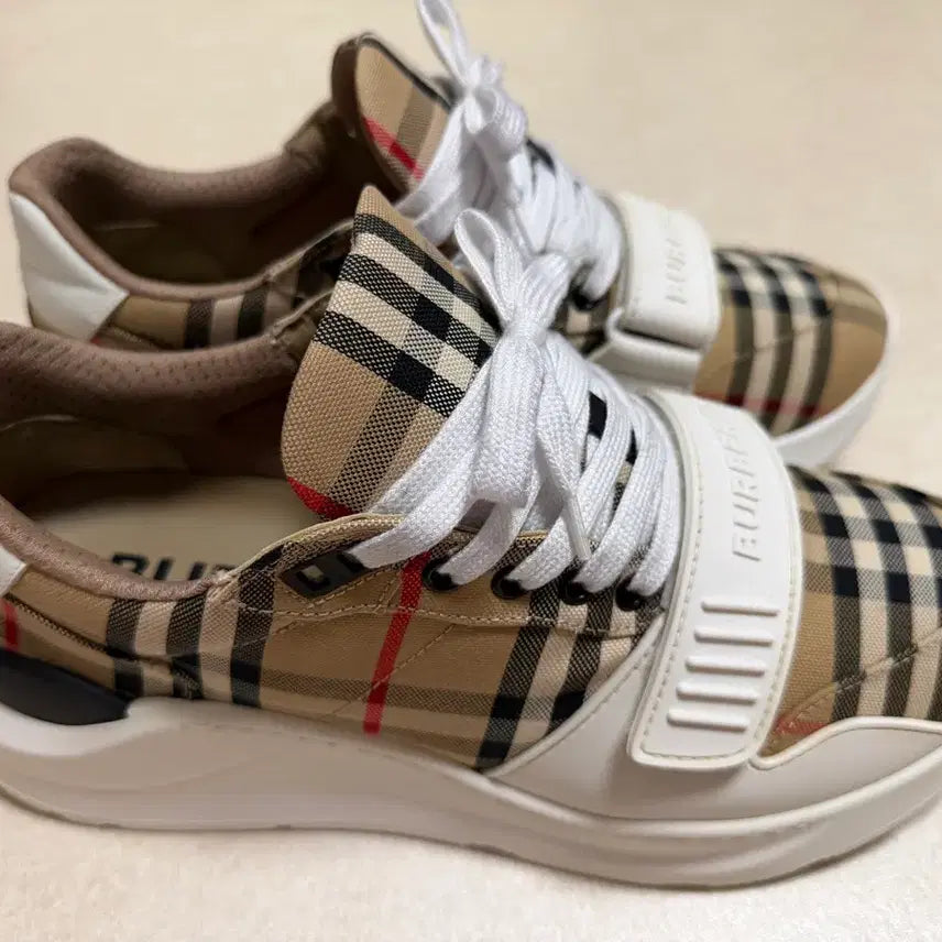 [BUNJANG] Burberry Check Leather Sneakers EU41 / 버버리 체크 레더 스니커즈 (EU41)