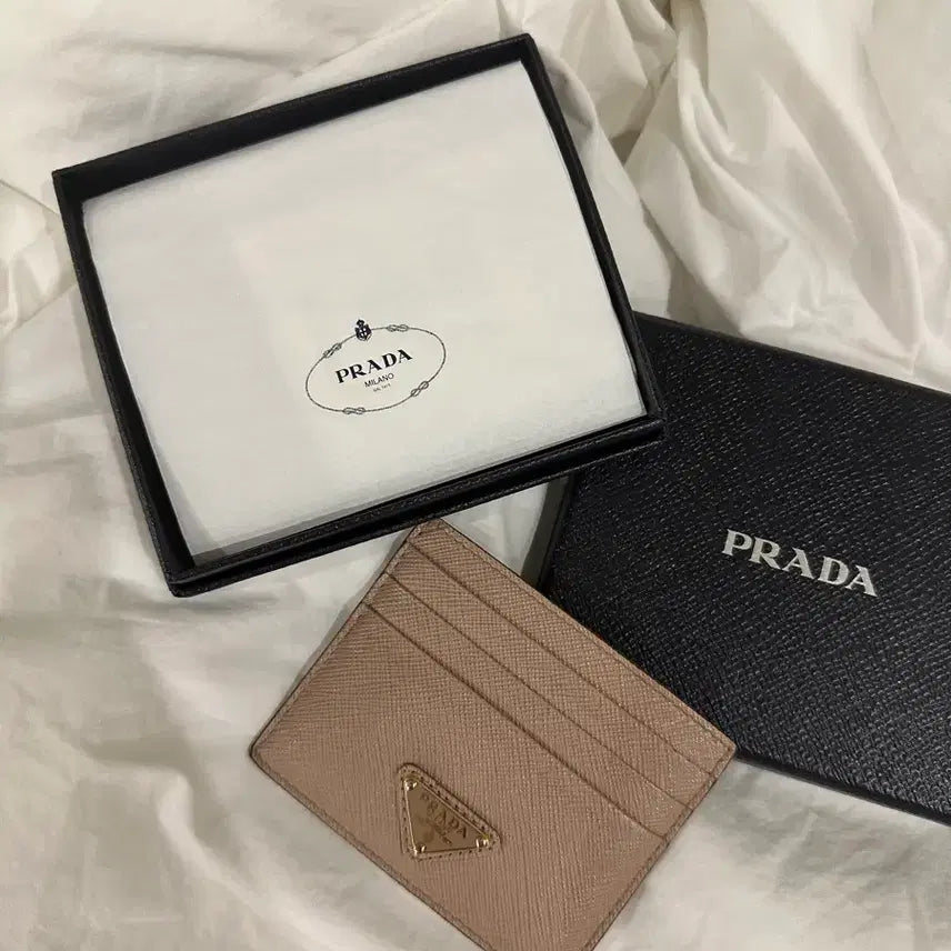 [BUNJANG] Prada Saffiano Leather Triangle Logo Card Wallet Powder Pink / 프라다 사피아노 레더 트라이앵글 로고 카드 지갑 파우더 핑크