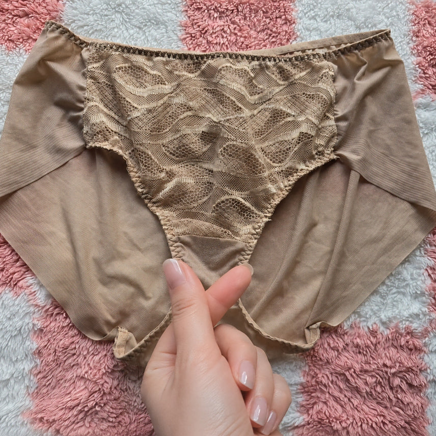 [BUNJANG] Omote Beige Lace Hem Panty (Used) / i(중고) 오모테 베이지 레이스 헴 팬티 105