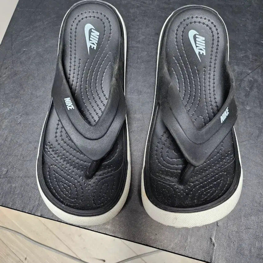 [BUNJANG] Nike Black Flip Flops (M8/W10) / 나이키 블랙 쪼리 M8 W10 상태매우좋음