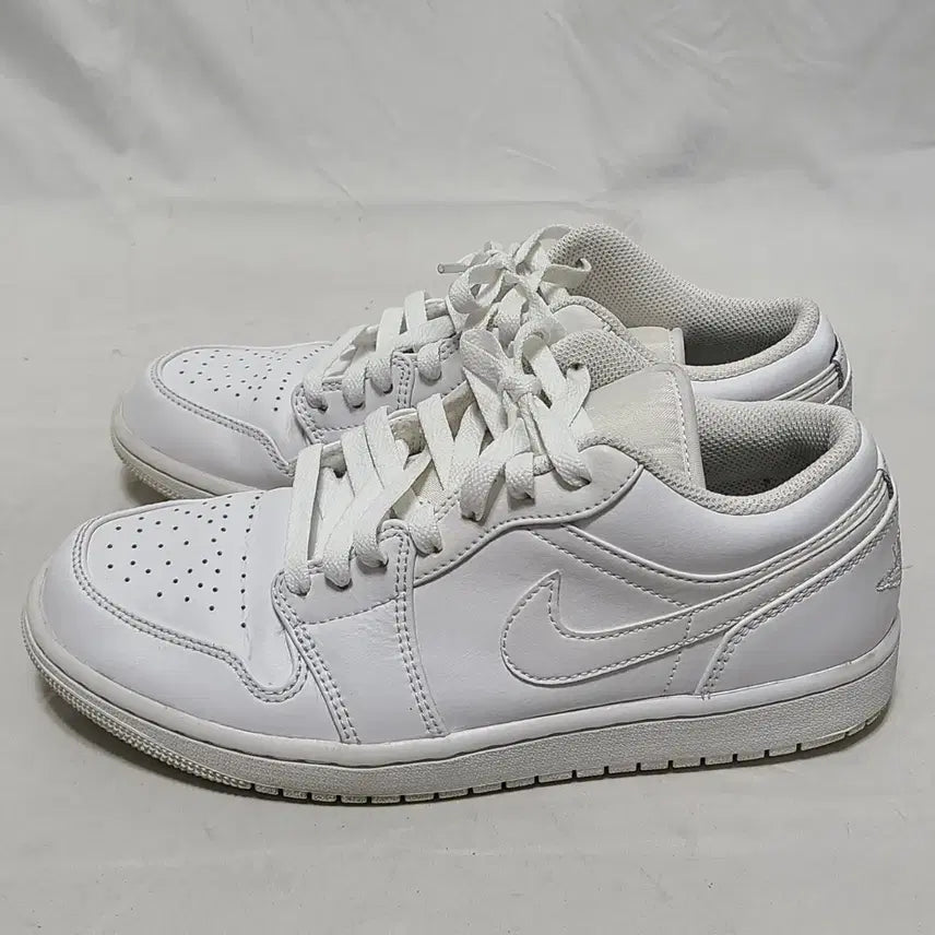 [BUNJANG] Nike Air Jordan 1 Low All White Sneakers / 1) 255 나이키 에어 조던 1 로우 올백 스니커즈