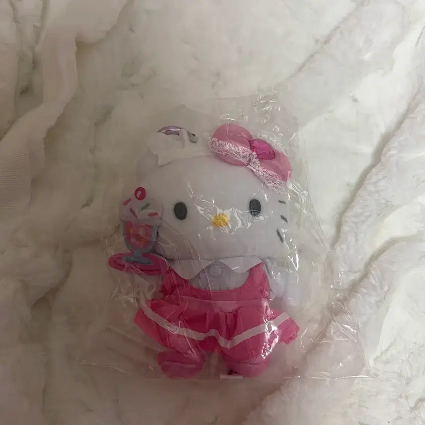 [BUNJANG] Sanrio Hello Kitty Lovely Frill Series Maid Mascot Doll / 산리오 헬로키티 러블리 프릴 시리즈 메이드 마스코트 인형