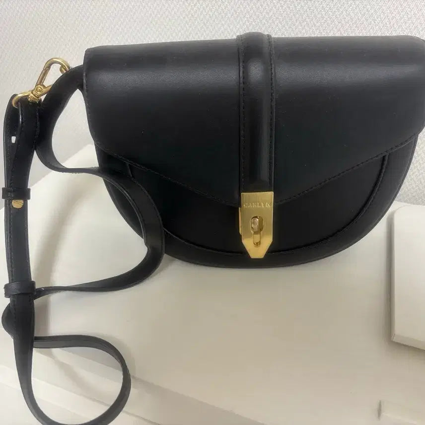 [BUNJANG] Carlyn Moon Cross Bag / 칼린 문 크로스백