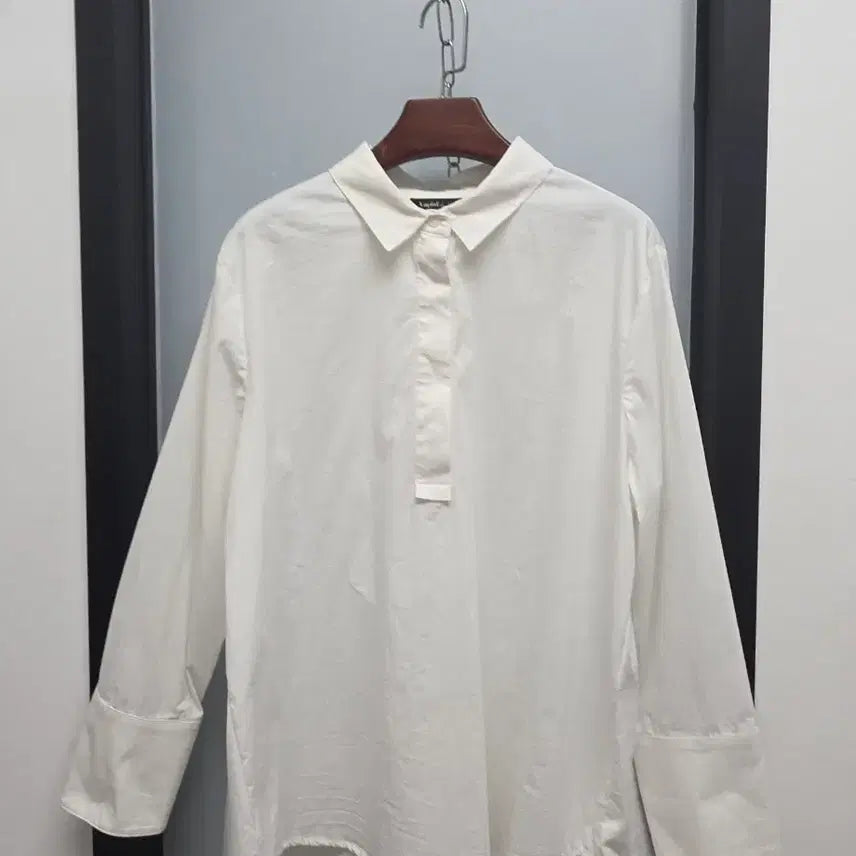[BUNJANG] RAPHTOR Oversized Back Button Blouse / 라피아프 오버핏 백버튼 블라우스