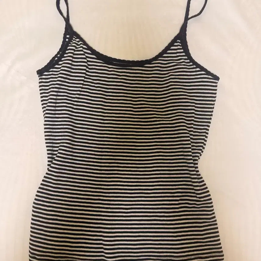[BUNJANG] Brandy Melville Tank Top / 브랜디멜빌 나시