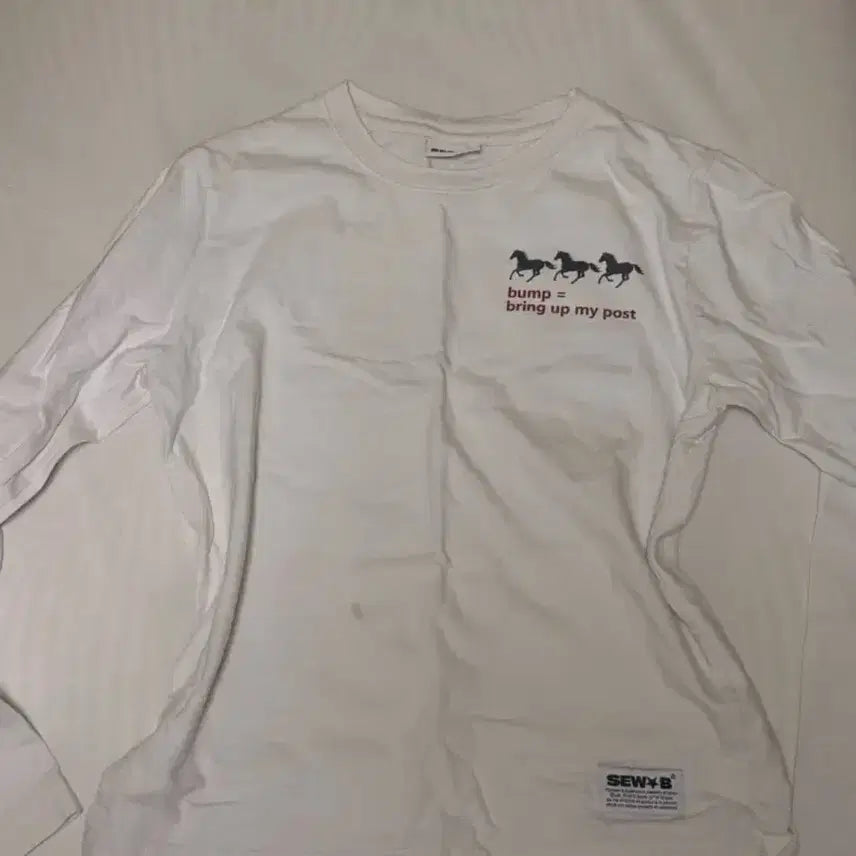 [BUNJANG] SEW+B Three Horses Printing White Long Sleeve / SEW+B 말 세마리 프린팅 흰색 롱슬리브