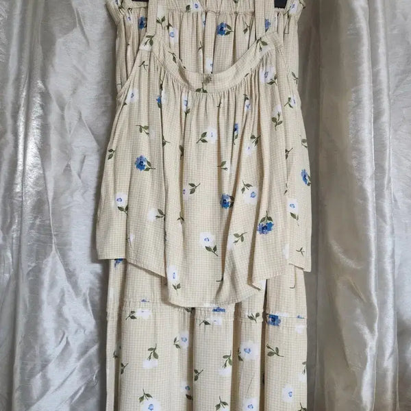 [BUNJANG] Thursday Island Flower Pattern Two-Piece Set / 써스데이아일랜드 플라워 패턴 투피스 FREE