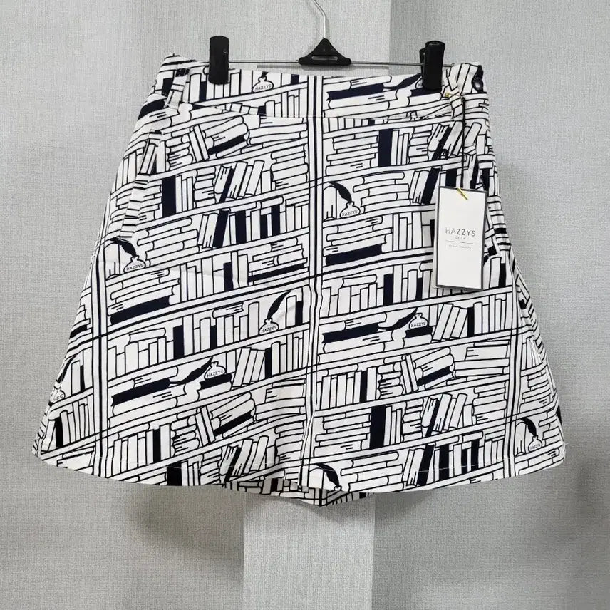 [BUNJANG] Hazzys Book Pattern Golf Skirt / 헤지스 책 패턴 골프스커트 새상품