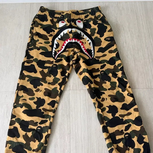 [BUNJANG] BAPE Shark 1st Camo Yellow Sweatpants - Size M / 베이프 샤크 카모 옐로우 스웻팬츠 M