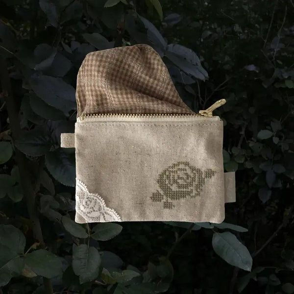 [BUNJANG] Lovey-Dovey Antique Rose Wallet with Drawstring Pouch / 럽유이디엇 앤티크 로즈 월렛 지갑 + 조리개 파우치