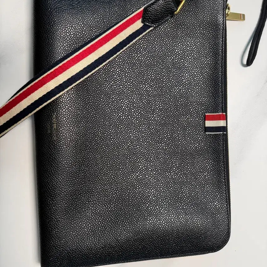 [BUNJANG] Thom Browne Strap Clutch / (현대백화점 정품) 톰브라운 스트랩 클러치