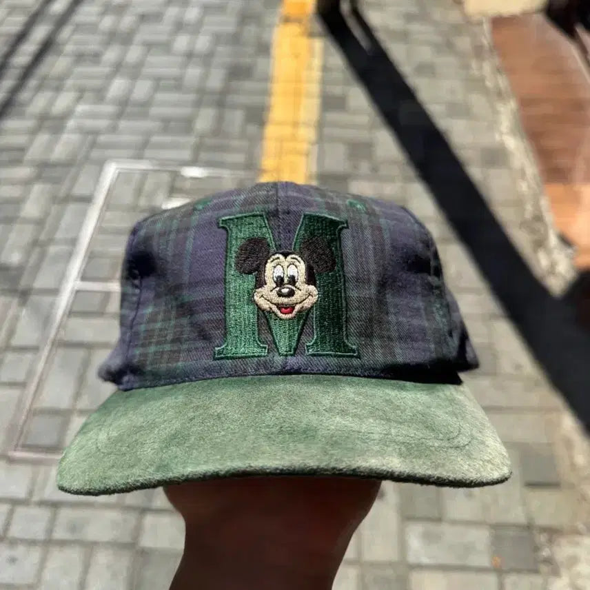 [BUNJANG] 90s Mickey Mouse Vintage Checkered Suede Brim Baseball Cap / 90s 미키마우스 빈티지 캡